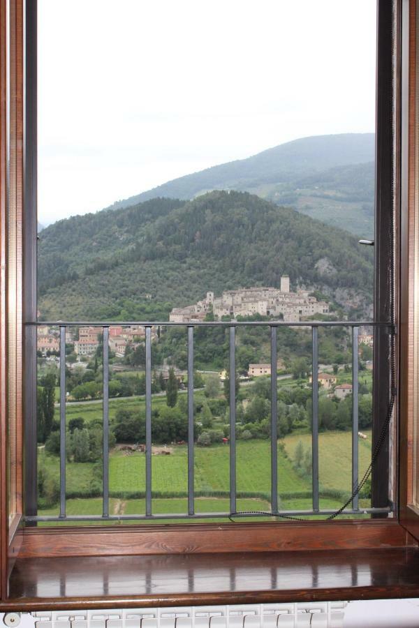 Il Castello Sul Lago Arrone Екстериор снимка
