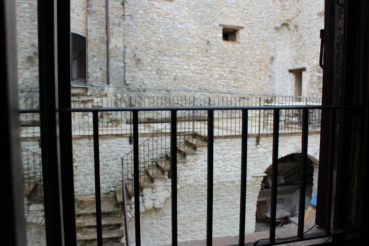 Il Castello Sul Lago Arrone Екстериор снимка