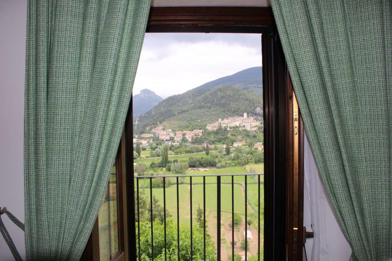 Il Castello Sul Lago Arrone Екстериор снимка