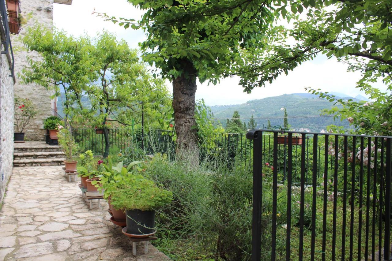 Il Castello Sul Lago Arrone Екстериор снимка